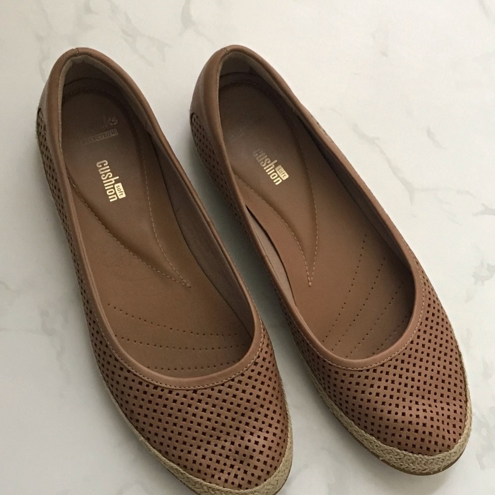 CLARKS COLLECTION Perforated Tan Leather Slip on Flats Size 10 $10